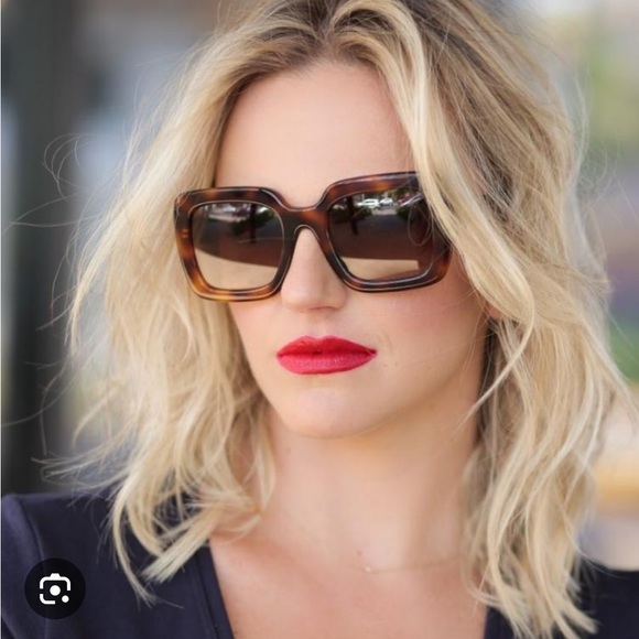 Burrbery new sunglasses - Picture 11 of 12